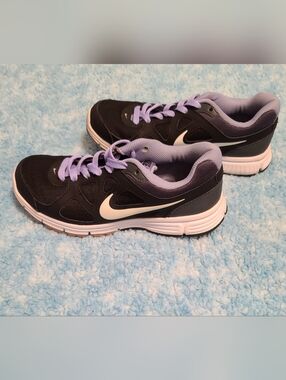 Women's Sz 6.5 Nike Revolution Lavender/Black/White Sneakers, Good Condition